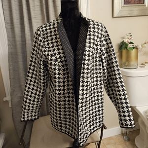 Woman's Black&White Reversible Jacket
